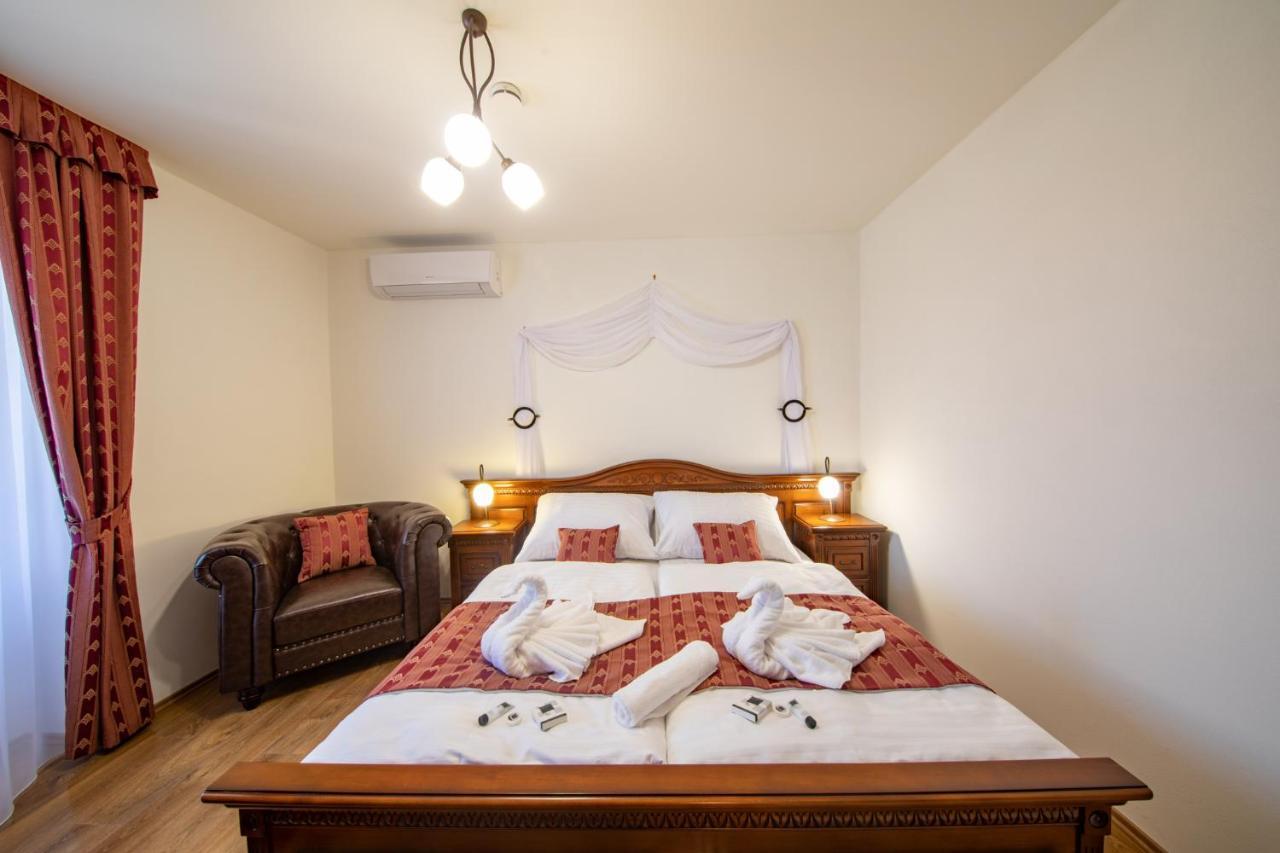 Residence Safari Resort - Chateau Borovany  Extérieur photo