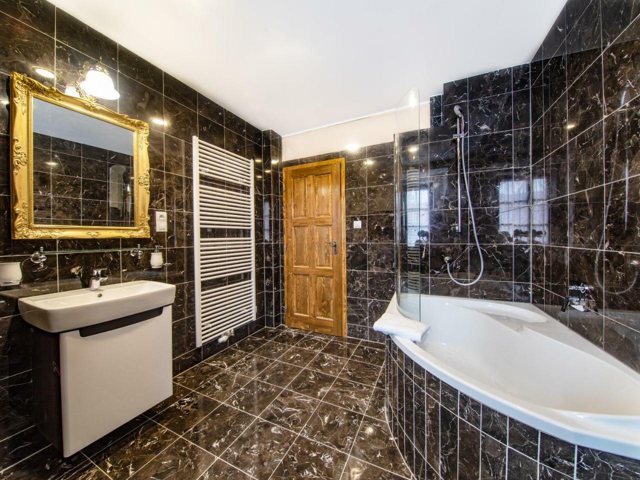 Residence Safari Resort - Chateau Borovany  Extérieur photo