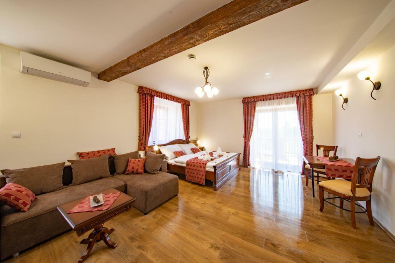 Residence Safari Resort - Chateau Borovany  Extérieur photo