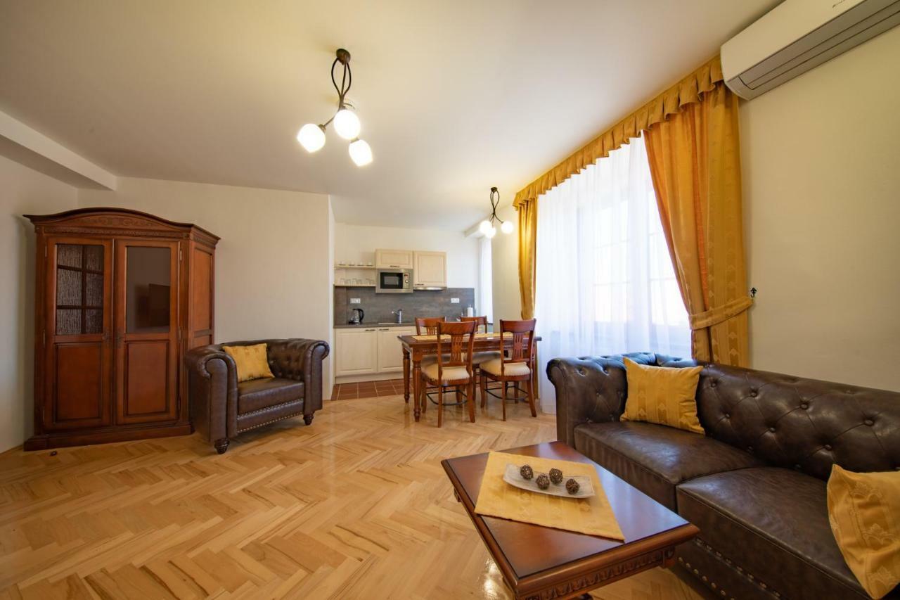 Residence Safari Resort - Chateau Borovany  Extérieur photo