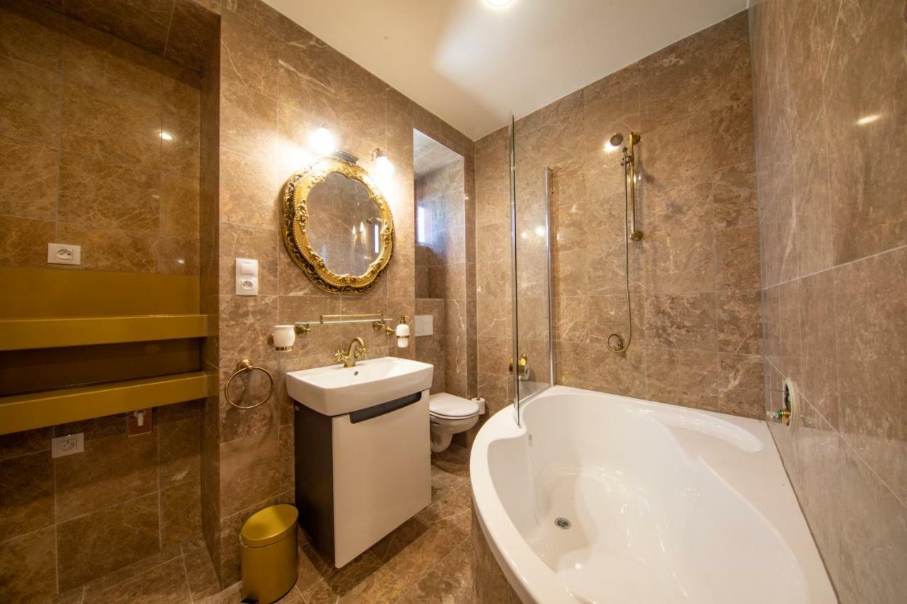 Residence Safari Resort - Chateau Borovany  Extérieur photo